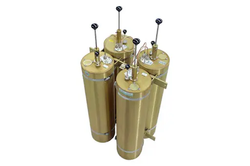 Golden cylinders with silver accents